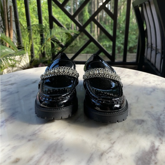 Steve Madden Girls’ Patent Loafers with Rhinestone Chain – Size 13 - Picture 2 of 12